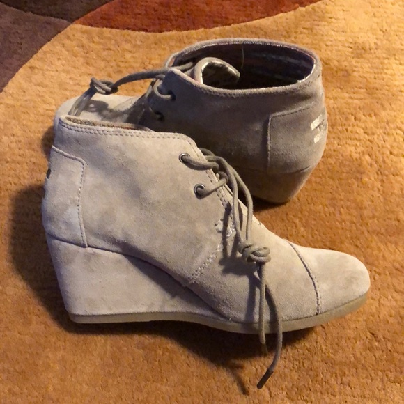 Toms Shoes - Cute pair of Toms suede wedges!‎